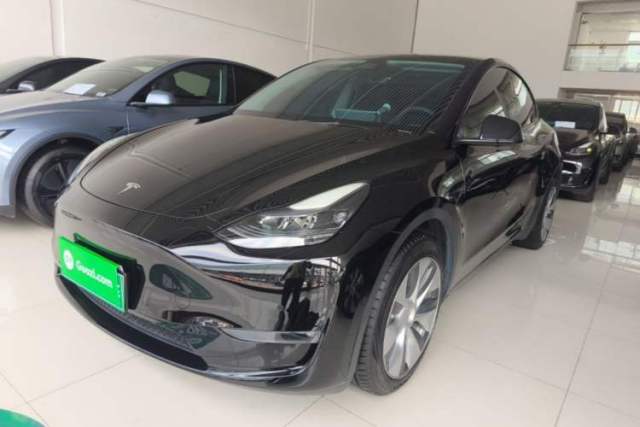 Used Tesla Model Y 2022 Long-Range All-Wheel-Drive Version