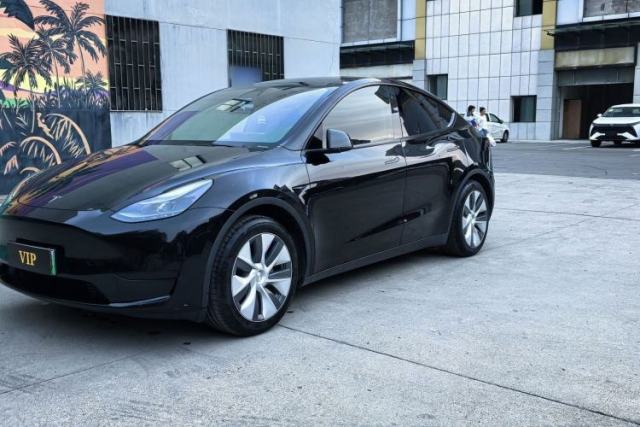 Ojetý Tesla Model Y 2022 Revised Version Rear-Wheel Drive