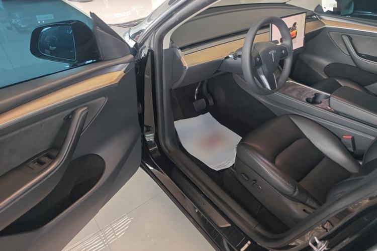 Used Tesla Model Y 2022 Rear-Wheel-Drive Version Driver Seat