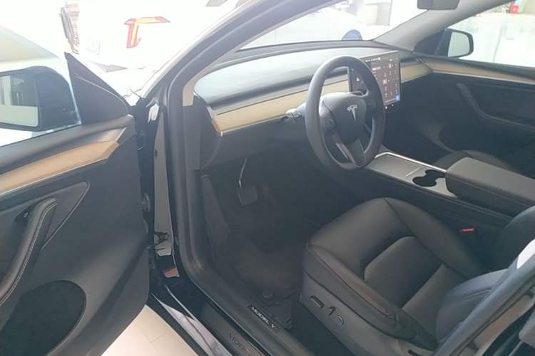 Used Tesla Model Y 2022 Rear-Wheel-Drive Version Driver Seat