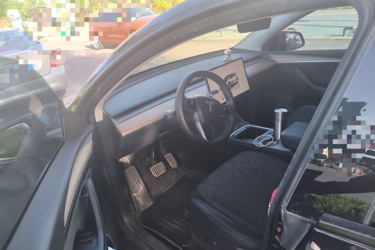 Used Tesla Model Y 2022 Long-Range All-Wheel-Drive Version Driver Seat