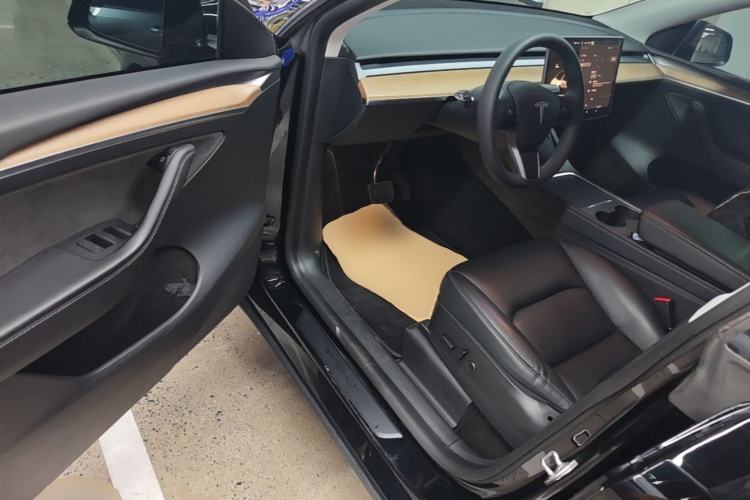 Used Tesla Model Y 2022 Rear-Wheel-Drive Version Driver Seat