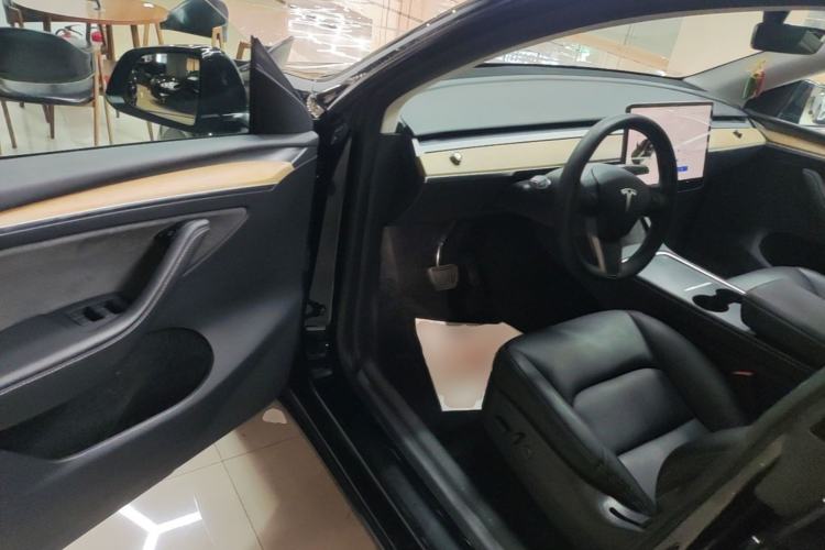 Used Tesla Model Y 2022 Rear-Wheel-Drive Version Driver Seat