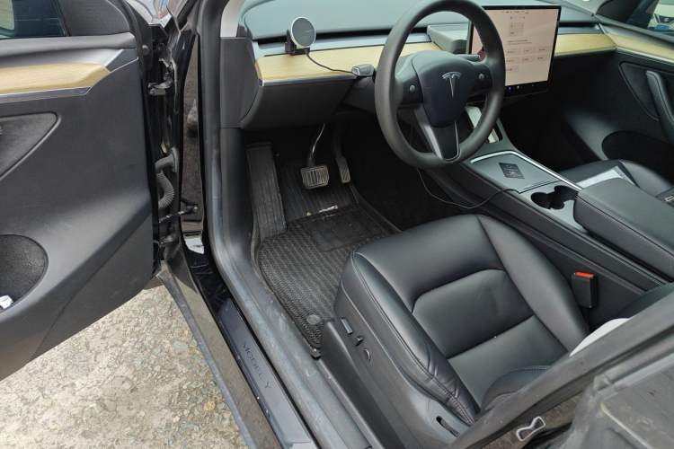 Used Tesla Model Y 2022 Revised Version Rear-Wheel Drive Driver Seat