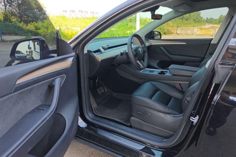 Used Tesla Model Y 2022 Revised Version Long-Range All-Wheel Drive Driver Seat
