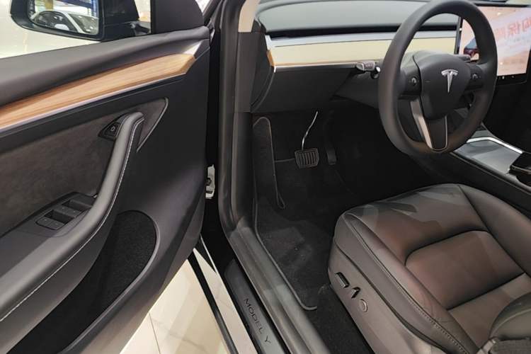 Used Tesla Model Y 2022 Revised Version Rear-Wheel Drive Driver Seat
