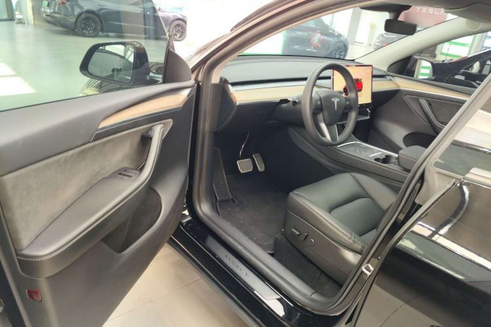 Used Tesla Model Y 2022 Rear-Wheel-Drive Version Driver Seat