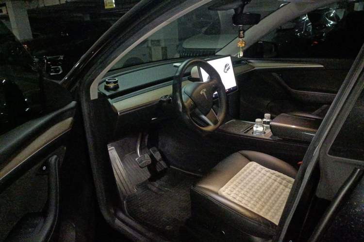Used Tesla Model Y 2022 Rear-Wheel-Drive Version Driver Seat
