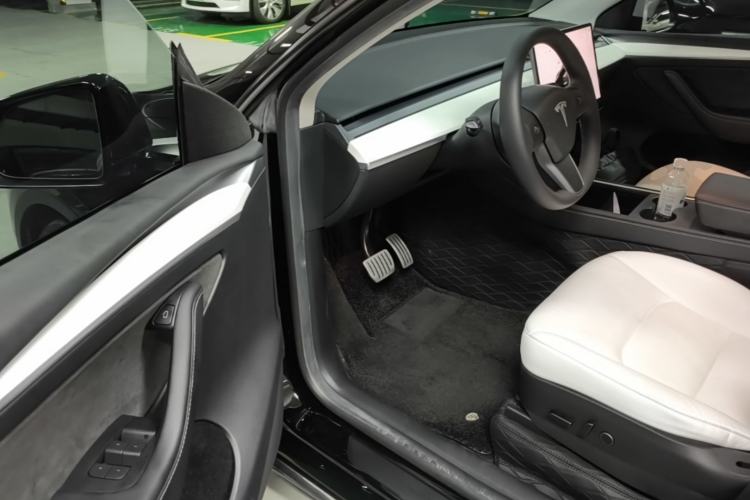 Used Tesla Model Y 2022 Performance High-Performance All-Wheel-Drive Version Driver Seat