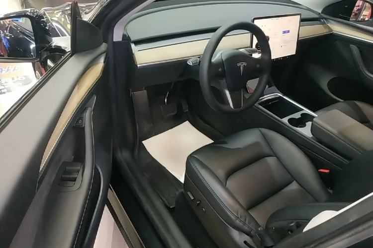 Used Tesla Model Y 2022 Rear-Wheel-Drive Version Driver Seat