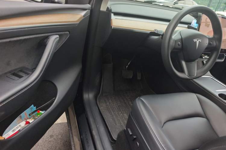 Used Tesla Model Y 2022 Rear-Wheel-Drive Version Driver Seat