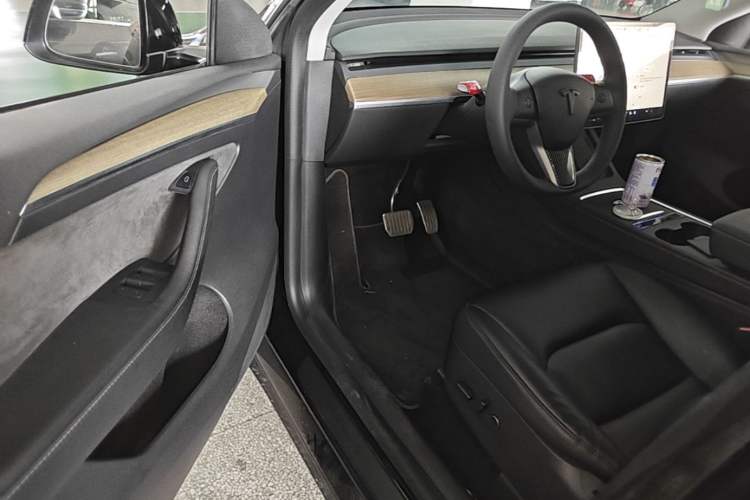 Used Tesla Model Y 2022 Rear-Wheel-Drive Version Driver Seat
