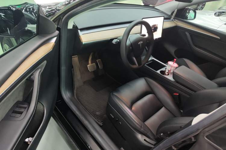 Used Tesla Model Y 2022 Rear-Wheel-Drive Version Driver Seat