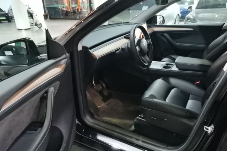 Used Tesla Model Y 2022 Rear-Wheel-Drive Version Driver Seat