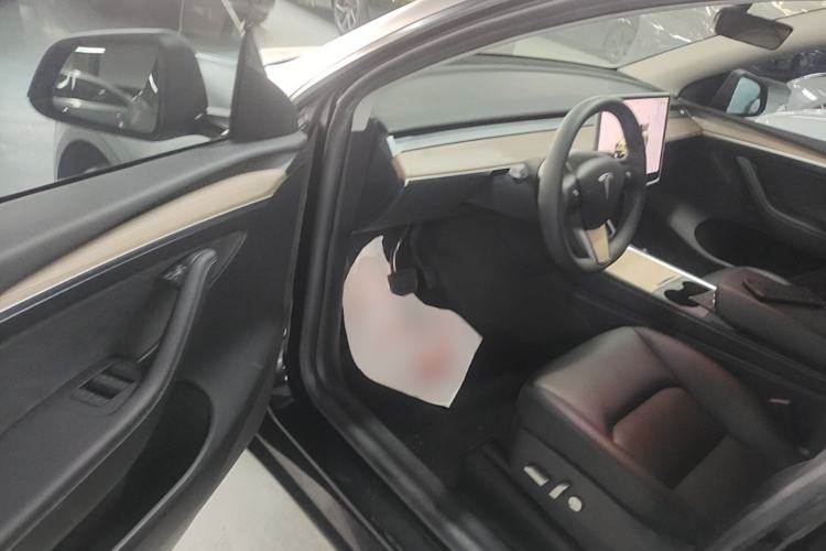 Used Tesla Model Y 2022 Long-Range All-Wheel-Drive Version Driver Seat