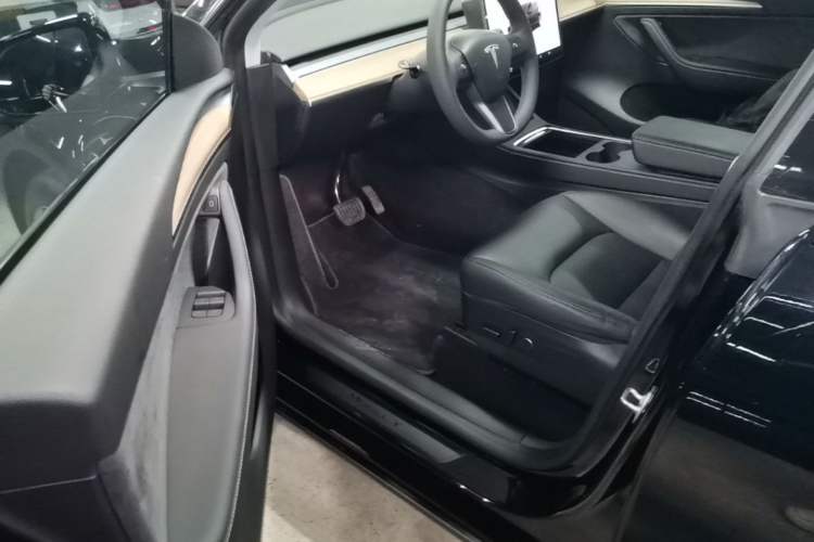 Used Tesla Model Y 2022 Revised Version Rear-Wheel Drive Driver Seat