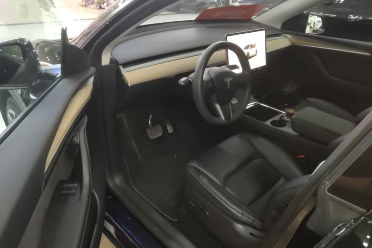 Used Tesla Model Y 2022 Rear-Wheel-Drive Version Driver Seat