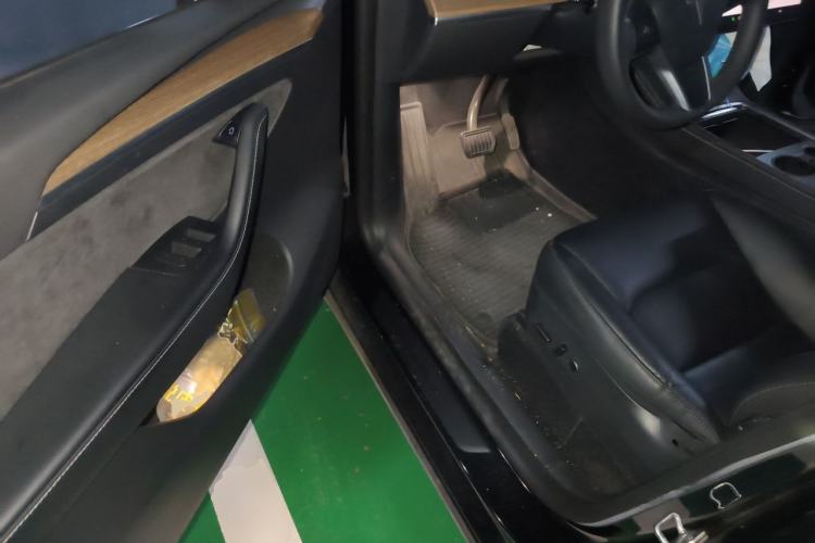 Used Tesla Model Y 2022 Rear-Wheel-Drive Version Driver Seat
