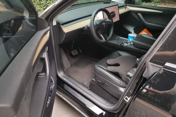 Used Tesla Model Y 2022 Revised Version Rear-Wheel Drive Driver Seat