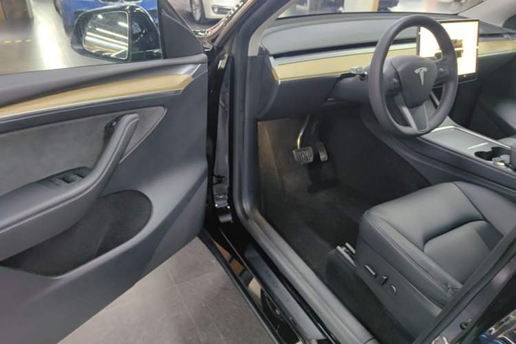 Used Tesla Model Y 2022 Rear-Wheel-Drive Version Driver Seat