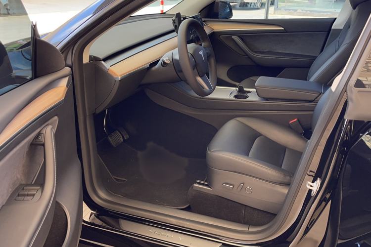 Used Tesla Model Y 2022 Rear-Wheel-Drive Version Driver Seat