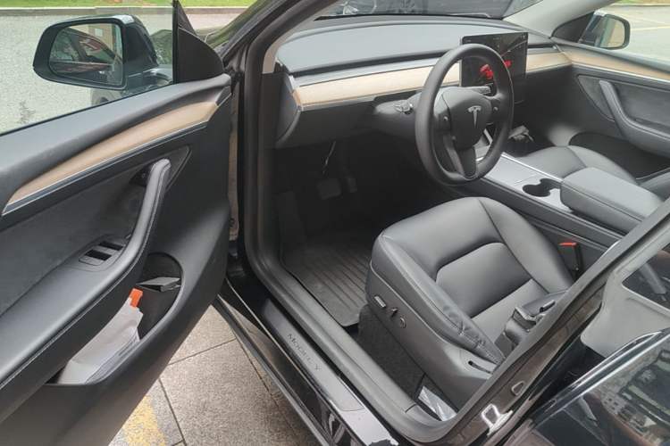 Used Tesla Model Y 2022 Rear-Wheel-Drive Version Driver Seat
