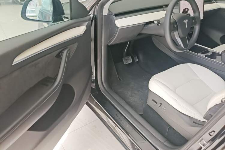 Used Tesla Model Y 2022 Revised Version Rear-Wheel Drive Driver Seat