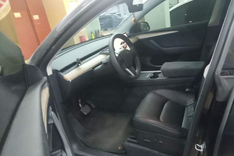 Used Tesla Model Y 2022 Rear-Wheel-Drive Version Driver Seat