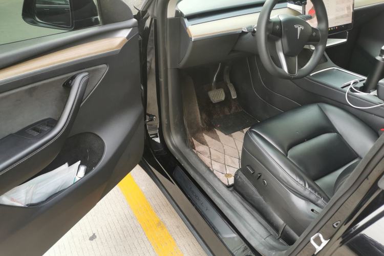 Used Tesla Model Y 2022 Rear-Wheel-Drive Version Driver Seat