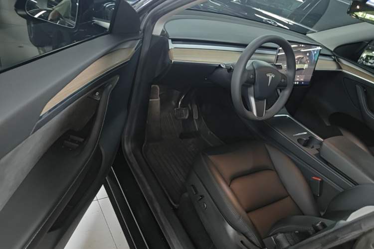 Used Tesla Model Y 2022 Revised Version Rear-Wheel Drive Driver Seat