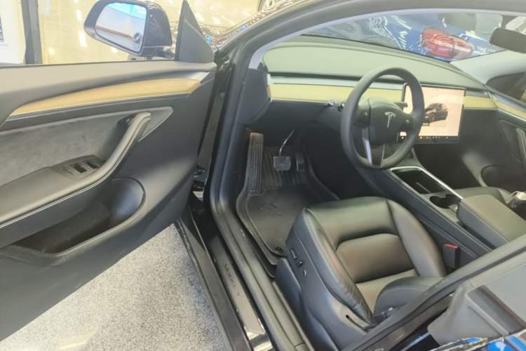 Used Tesla Model Y 2022 Performance High-Performance All-Wheel-Drive Version Driver Seat