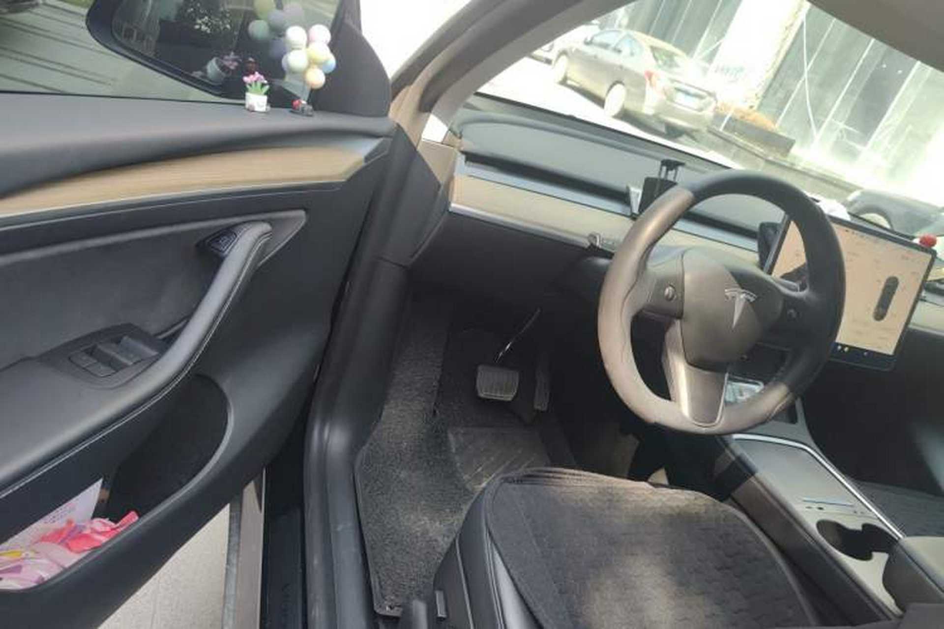 Used Tesla Model Y 2022 Rear-Wheel-Drive Version Driver Seat