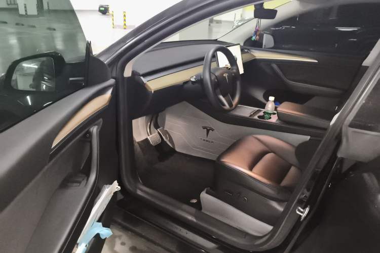 Used Tesla Model Y 2022 Rear-Wheel-Drive Version Driver Seat