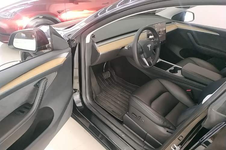 Used Tesla Model Y 2022 Rear-Wheel-Drive Version Driver Seat
