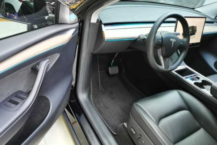 Used Tesla Model Y 2022 Rear-Wheel-Drive Version Driver Seat