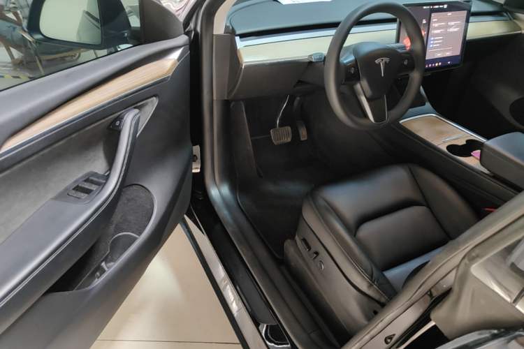 Used Tesla Model Y 2022 Revised Version Rear-Wheel Drive Driver Seat