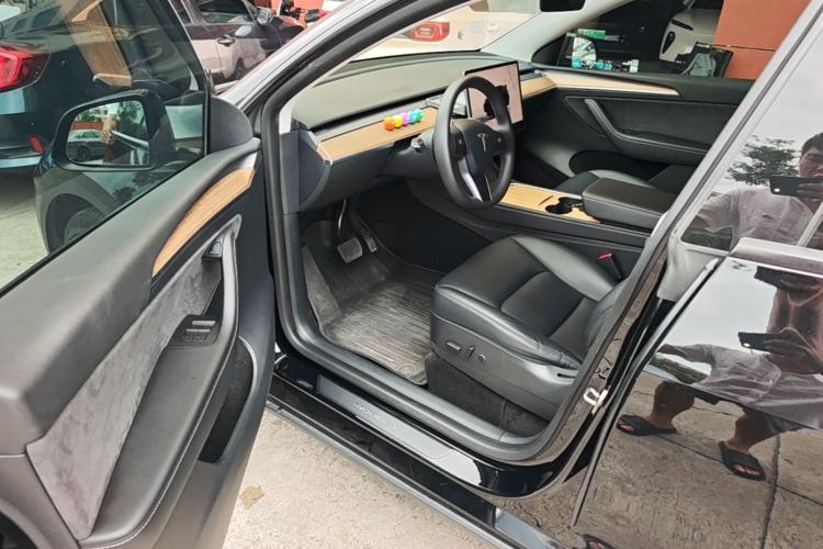 Used Tesla Model Y 2022 Rear-Wheel-Drive Version Driver Seat