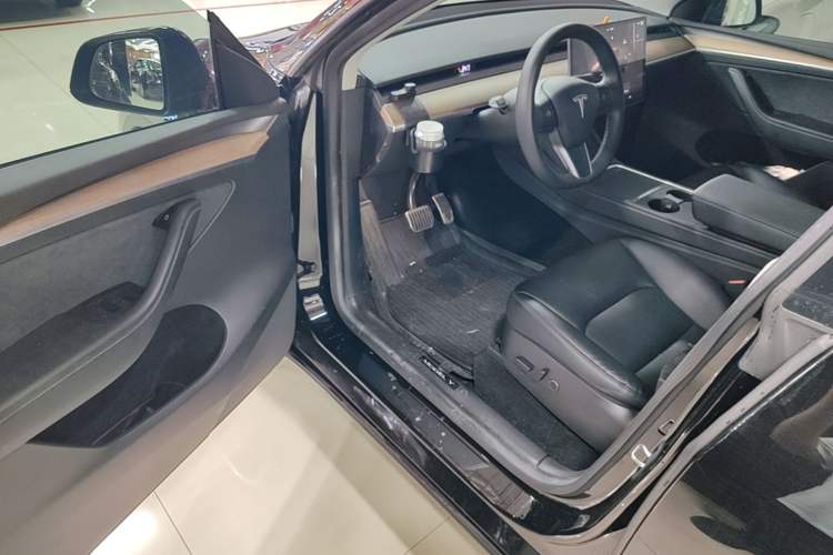 Used Tesla Model Y 2022 Rear-Wheel-Drive Version Driver Seat