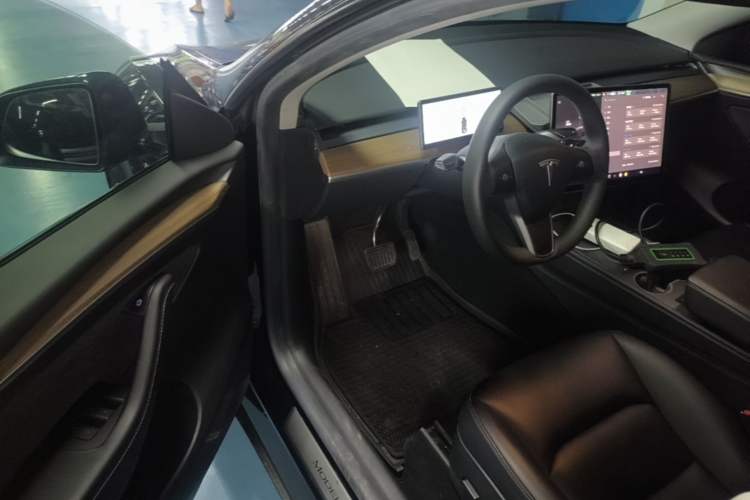 Used Tesla Model Y 2022 Rear-Wheel-Drive Version Driver Seat