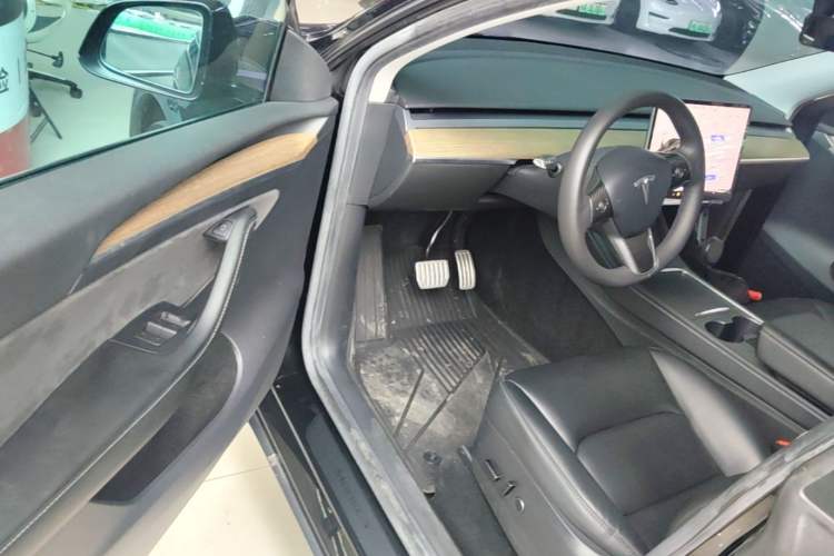 Used Tesla Model Y 2022 Rear-Wheel-Drive Version Driver Seat