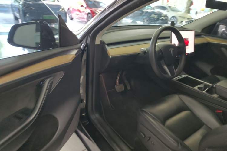 Used Tesla Model Y 2022 Rear-Wheel-Drive Version Driver Seat