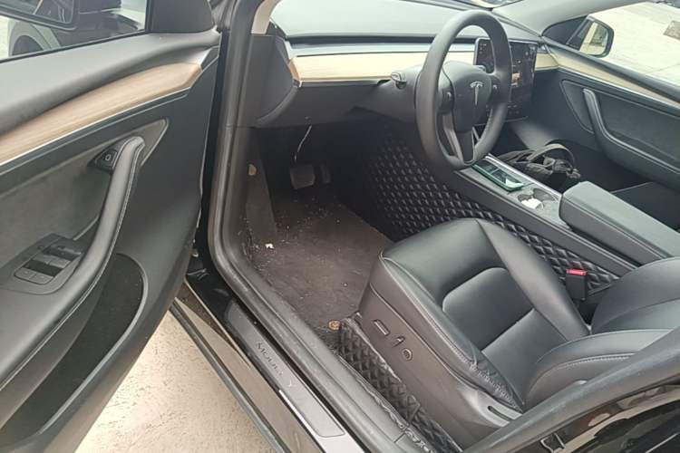 Used Tesla Model Y 2022 Revised Version Rear-Wheel Drive Driver Seat