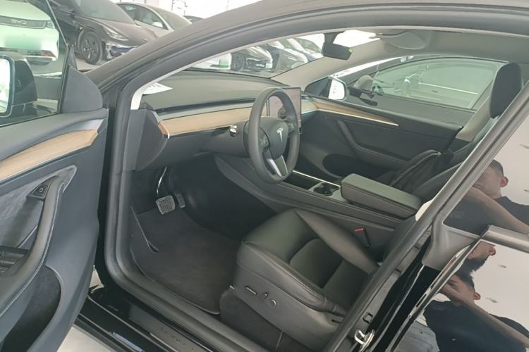 Used Tesla Model Y 2022 Rear-Wheel-Drive Version Driver Seat