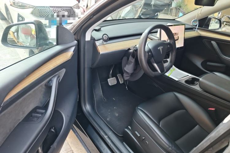 Used Tesla Model Y 2022 Long-Range All-Wheel-Drive Version Driver Seat
