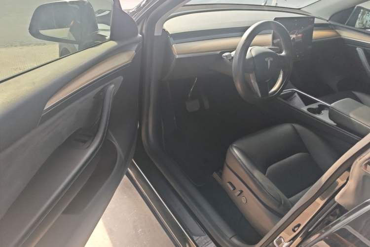 Used Tesla Model Y 2022 Rear-Wheel-Drive Version Driver Seat