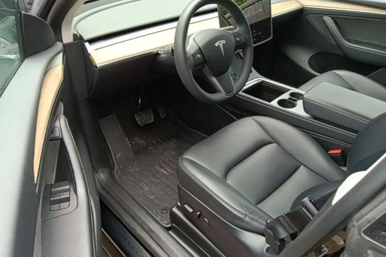 Used Tesla Model Y 2022 Revised Version Rear-Wheel Drive Driver Seat