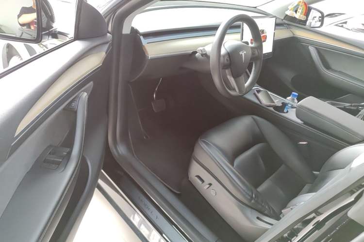 Used Tesla Model Y 2022 Rear-Wheel-Drive Version Driver Seat