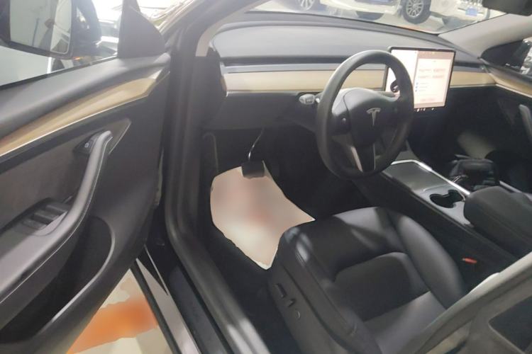 Used Tesla Model Y 2022 Long-Range All-Wheel-Drive Version Driver Seat