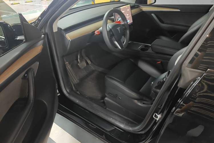 Used Tesla Model Y 2022 Rear-Wheel-Drive Version Driver Seat