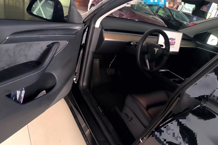 Used Tesla Model Y 2022 Rear-Wheel-Drive Version Driver Seat